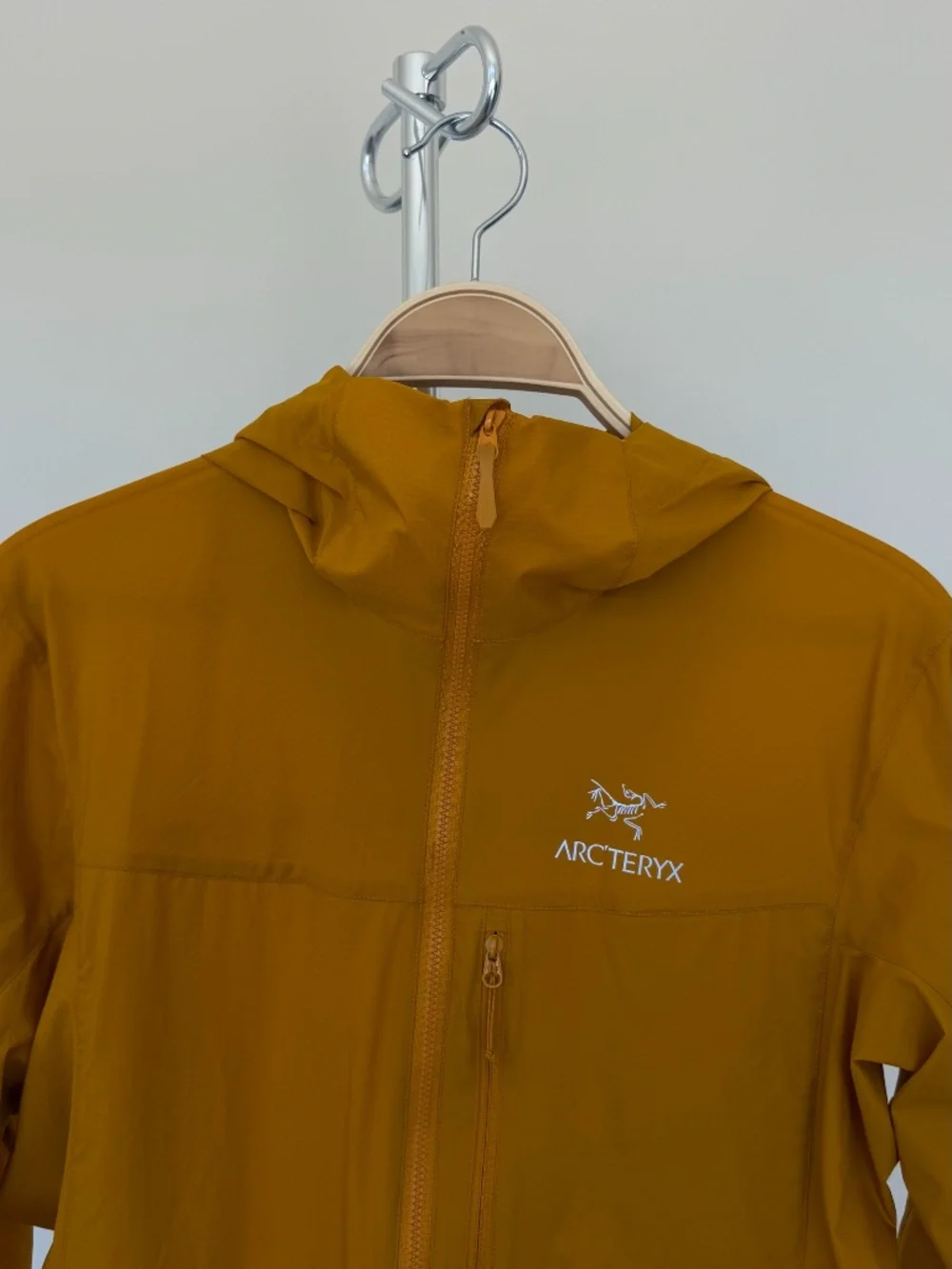 Arc’teryx Women’s Lightweight Hooded Jacket Size M Mustard Yellow - Picture 2 of 7